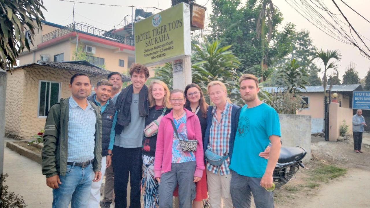 Hotel Tiger Tops Sauraha Exterior foto