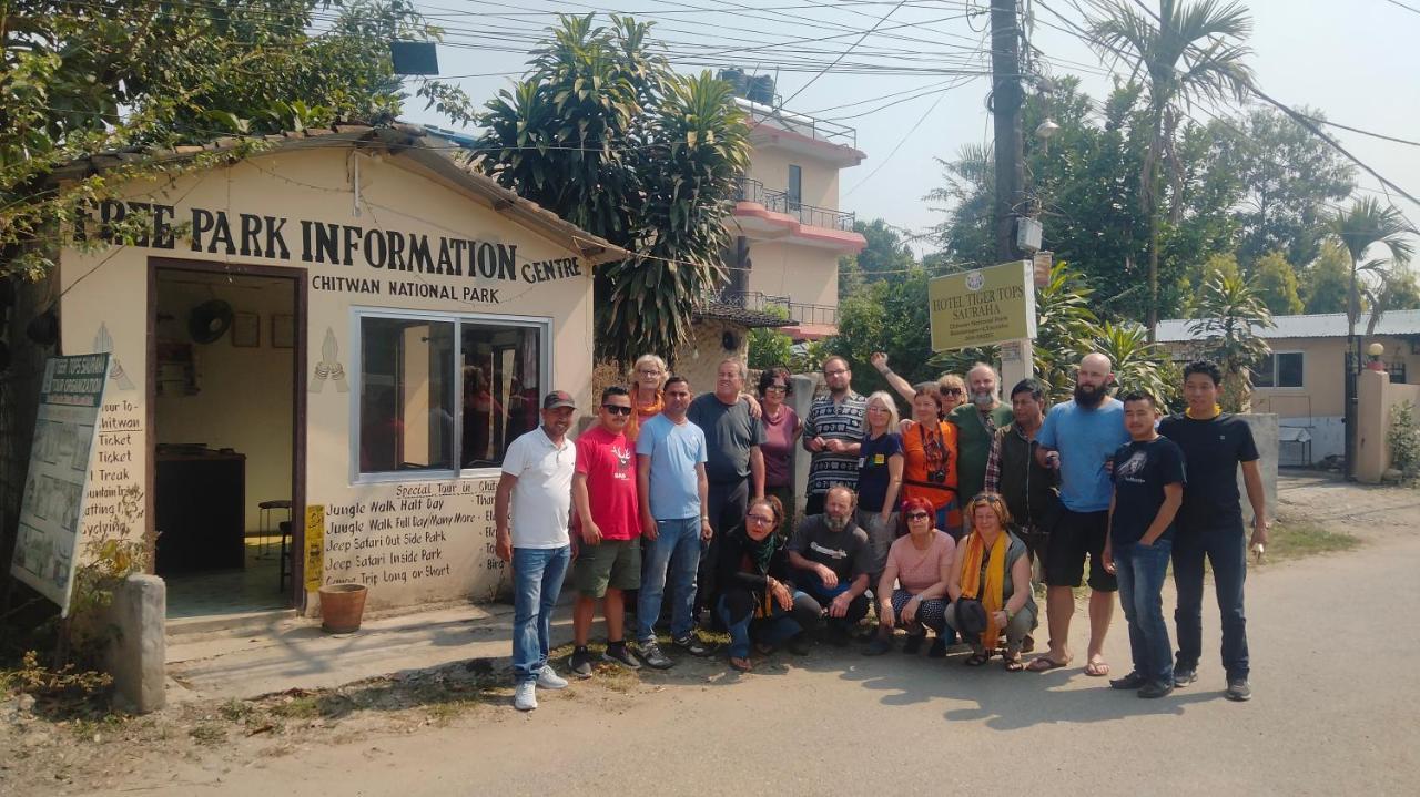 Hotel Tiger Tops Sauraha Exterior foto