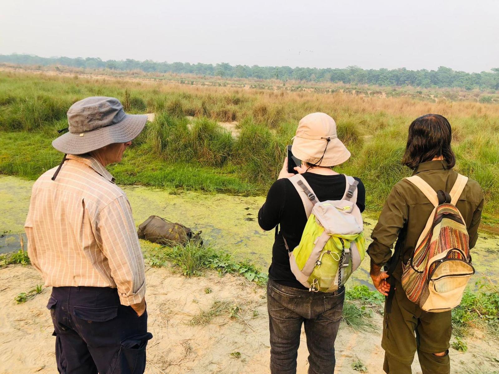 Hotel Tiger Tops Sauraha Exterior foto